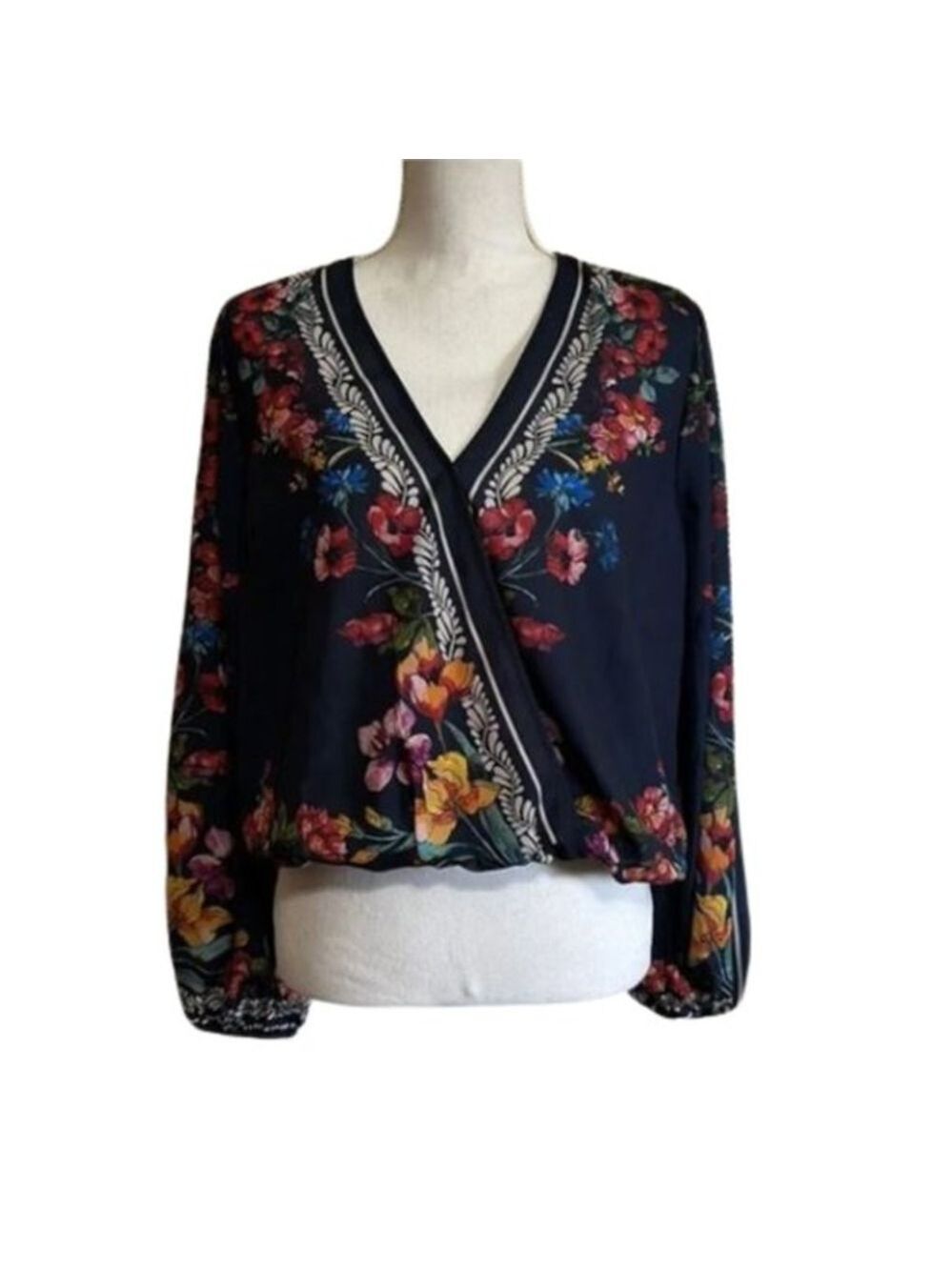 NWT Juniors Francesca's long sleeve blouse size XL floral designs.‎ Stretchable